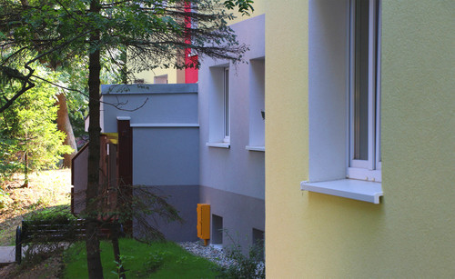 Fasadowa farba silikatowa Arsanit JOKERFarb-STZ wzmocni ściany z betonu i powierzchnie z tynków cementowych, cementowo-wapiennych i cienkowarstwowych.
